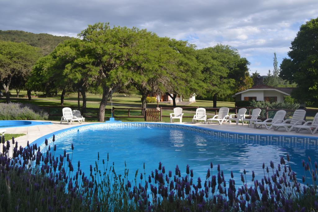 Cabanas Los Algarrobos Villa General Belgrano Extérieur photo